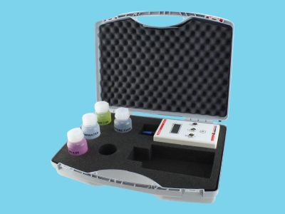 Digital pH meter complete with pH probe - with case - 081301821